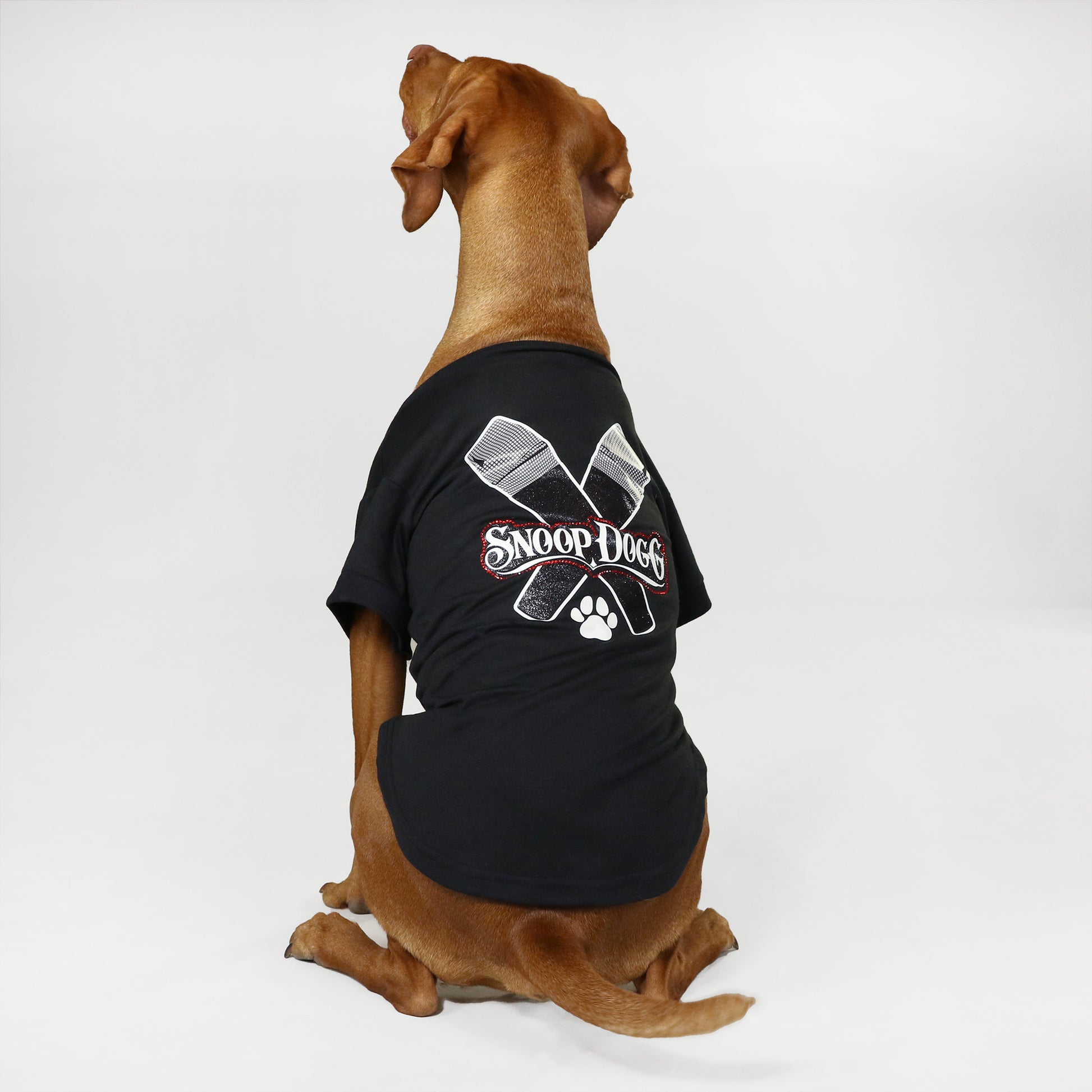 Rosie the Vizsla wearing the Mic Drop Deluxe Pet T-shirt in size X-Large.
