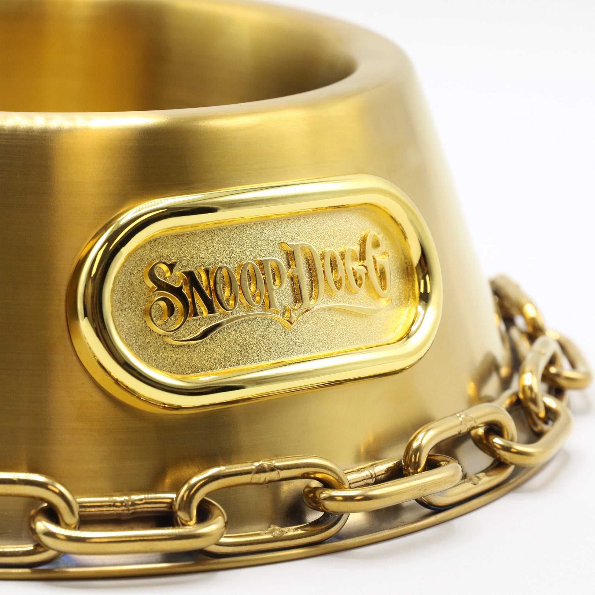 A close up detail image of the Deluxe Gold Pet Bowl.