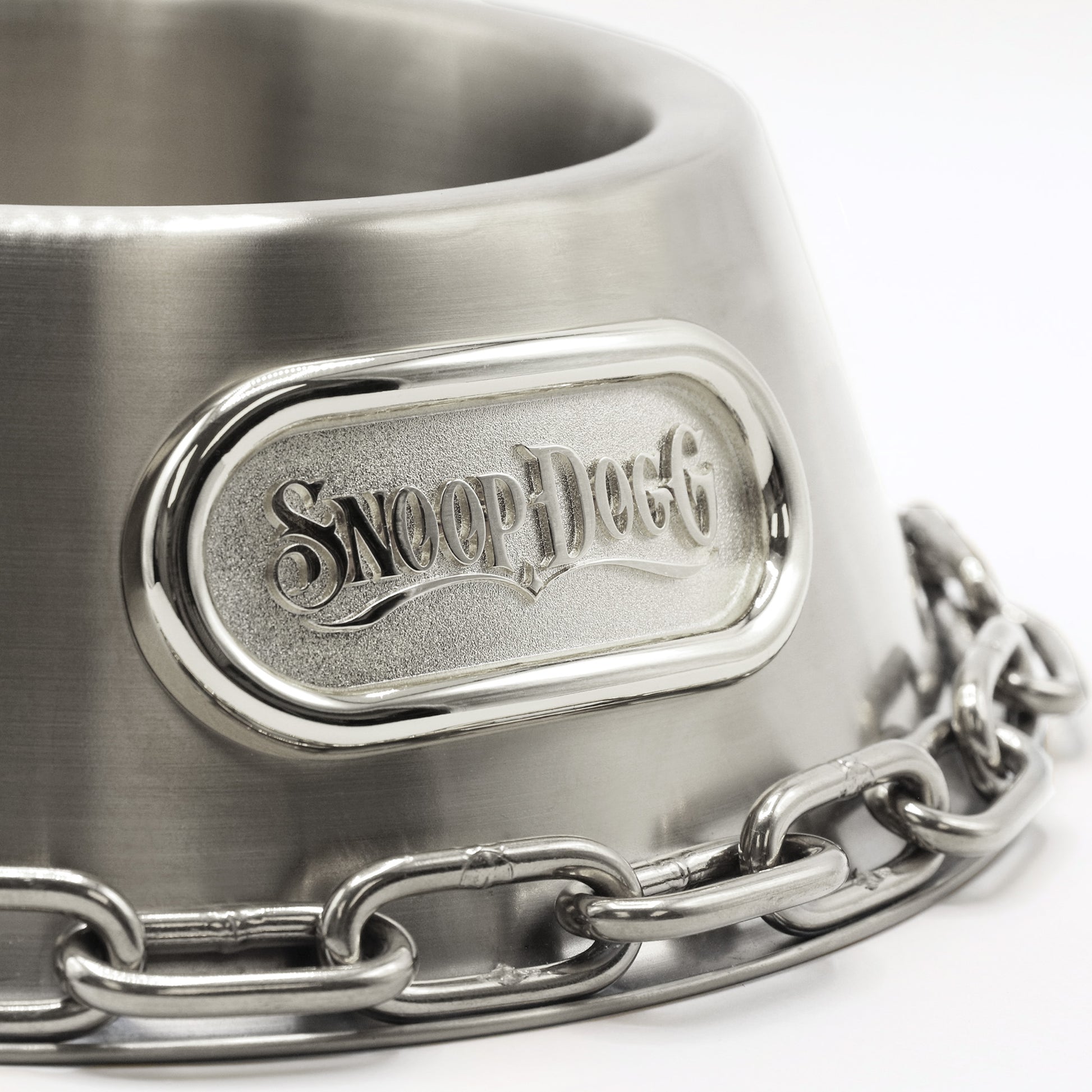 A close up detail image of the Deluxe Silver Pet Bowl.